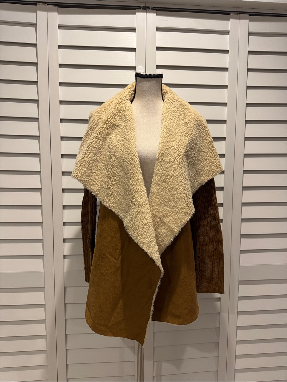 Joan Vass Pre Owned Cream Shearling-Trim Brown Open-Front Teddy Jacket.